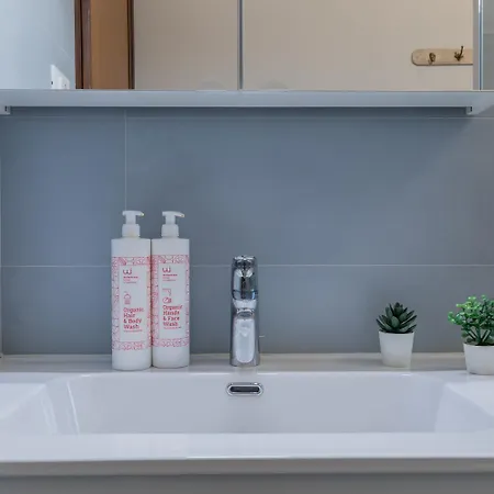 Adriano By Wonderful Italy Turin